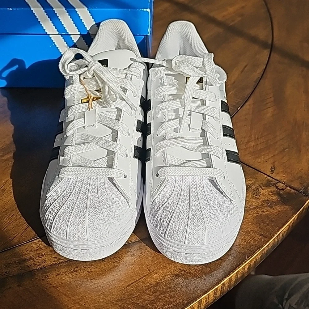 Shell Toe Adidas - Picture 2 of 8